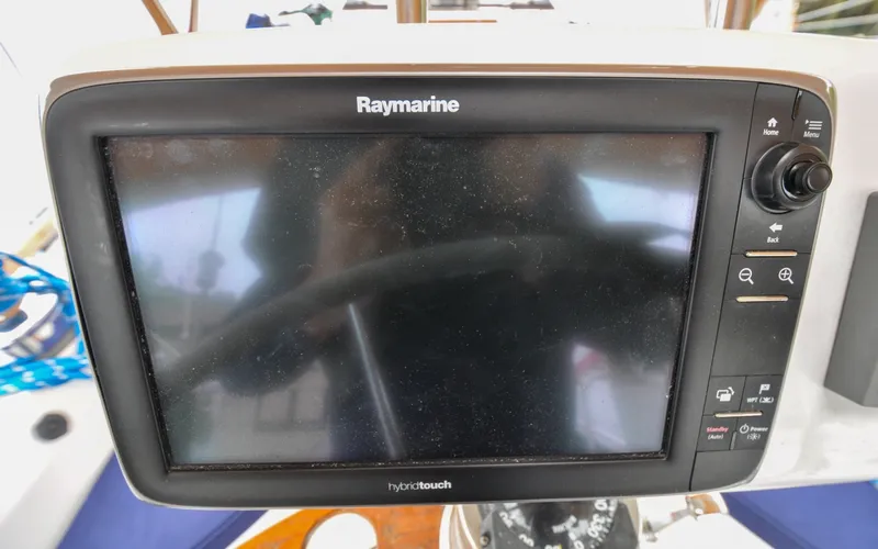 Slide: The Image of 2004 - Sabre 426 - Jezebel Cockpit - Helm Station - Electronics - 6298560