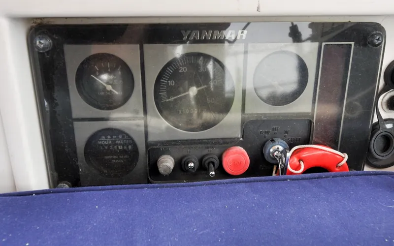 Slide: The Image of 2004 - Sabre 426 - Jezebel Cockpit - Engine Panel - 6298658