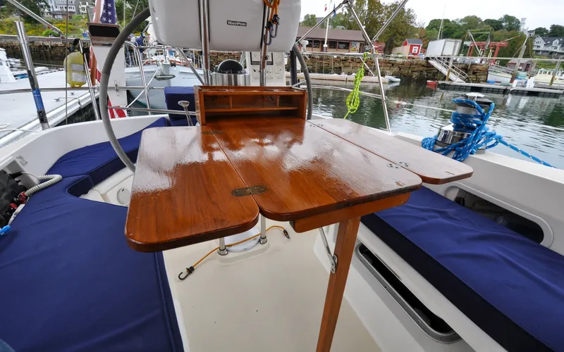 Slide: The Image of 2004 - Sabre 426 - Jezebel Cockpit - Table - 6298643