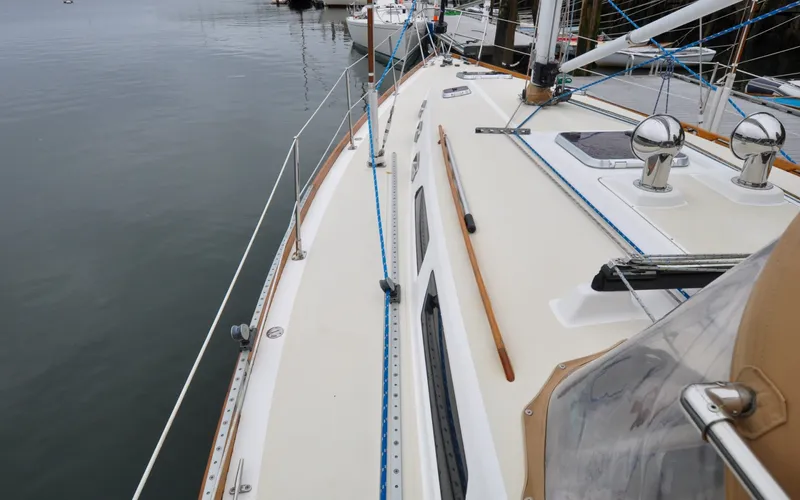 Slide: The Image of 2004 - Sabre 426 - Jezebel Weather Decks - 6298676