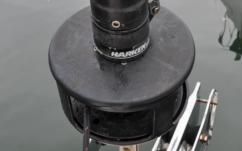 Slide: The Image of 2004 - Sabre 426 - Jezebel Foredeck - Furling Drum - 6298678
