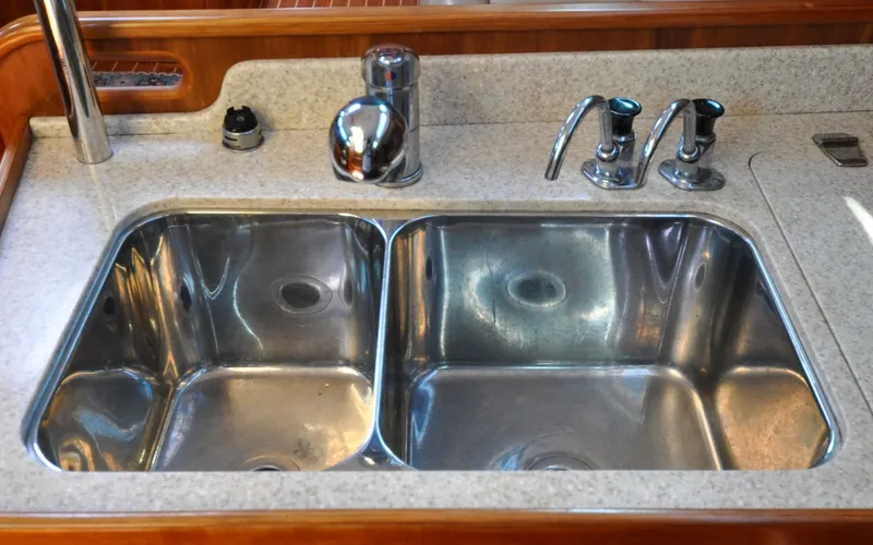 Slide: The Image of 2004 - Sabre 426 - Jezebel Galley - Sink - 6298629