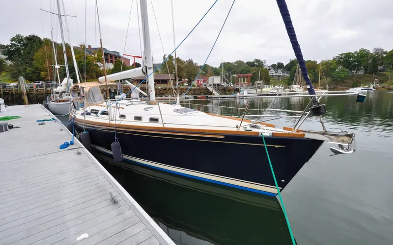 Slide: The Image of 2004 - Sabre 426 - Jezebel On Dock - 6298558