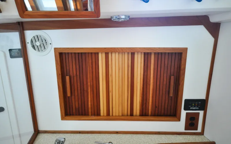 Slide: The Image of 2004 - Sabre 426 - Jezebel Forward Cabin - Head - Storage - 6298604