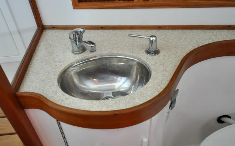 Slide: The Image of 2004 - Sabre 426 - Jezebel Forward Cabin - Head - Sink - 6298605