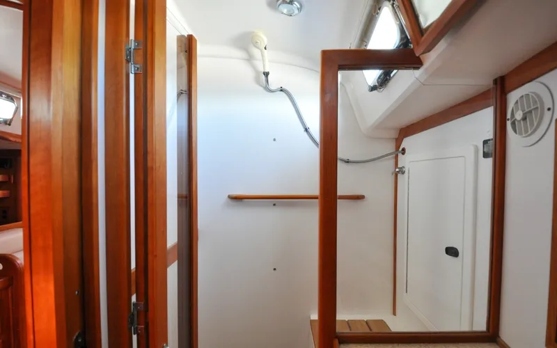 Slide: The Image of 2004 - Sabre 426 - Jezebel Forward Cabin - Head - Shower Stall - 6298602