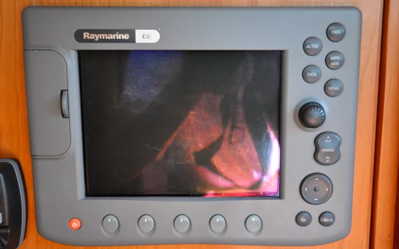 Slide: The Image of 2004 - Sabre 426 - Jezebel Navigation Station - Electronics - 6298587