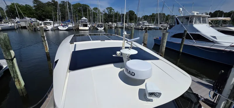 Slide: The Image of Greenline 40 Hybrid 2023 - 6298879
