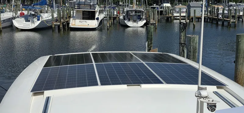 Slide: The Image of Greenline 40 Hybrid 2023 - 6298880