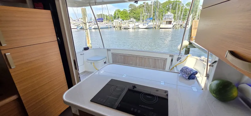 Slide: The Image of Greenline 40 Hybrid 2023 - 6298884