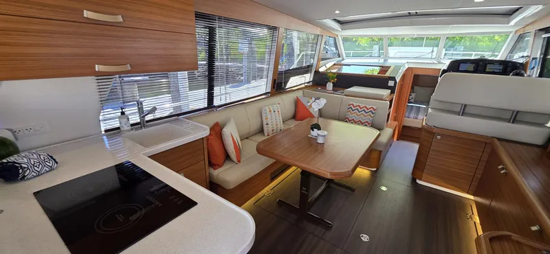 Slide: The Image of Greenline 40 Hybrid 2023 - 6298885