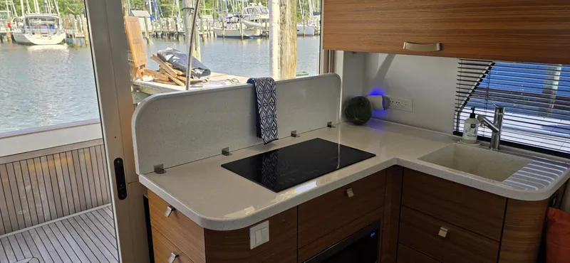 Slide: The Image of Greenline 40 Hybrid 2023 - 6298887