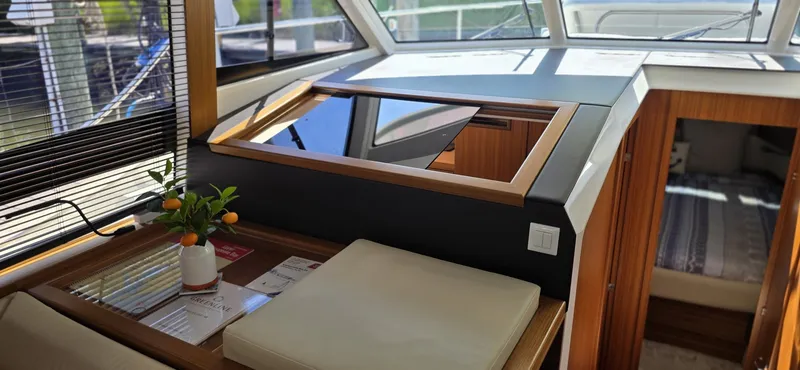 Slide: The Image of Greenline 40 Hybrid 2023 - 6298896