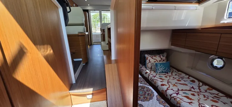 Slide: The Image of Greenline 40 Hybrid 2023 - 6298902