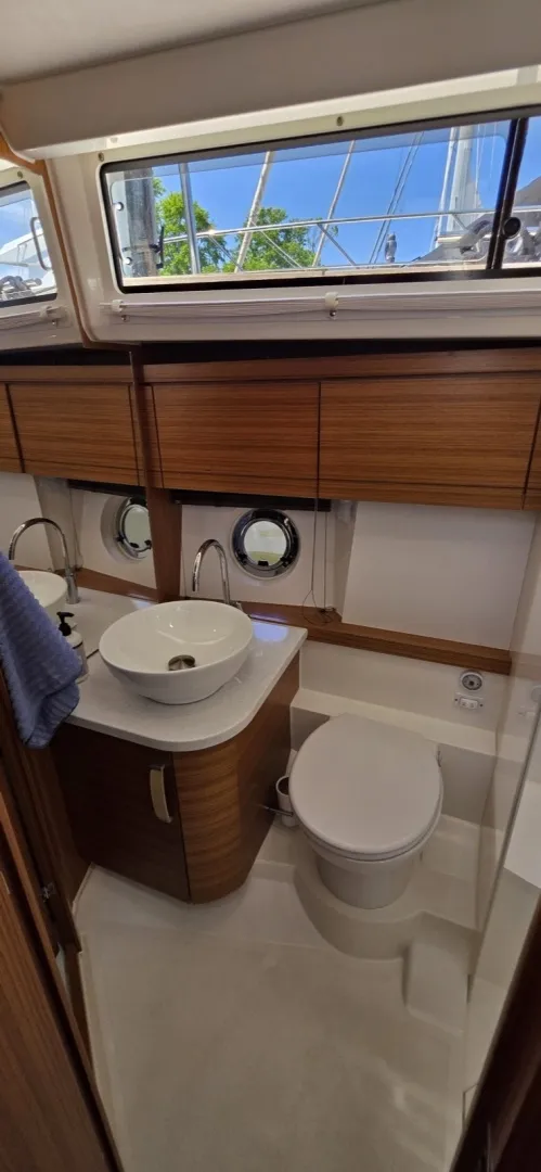 Slide: The Image of Greenline 40 Hybrid 2023 - 6298909