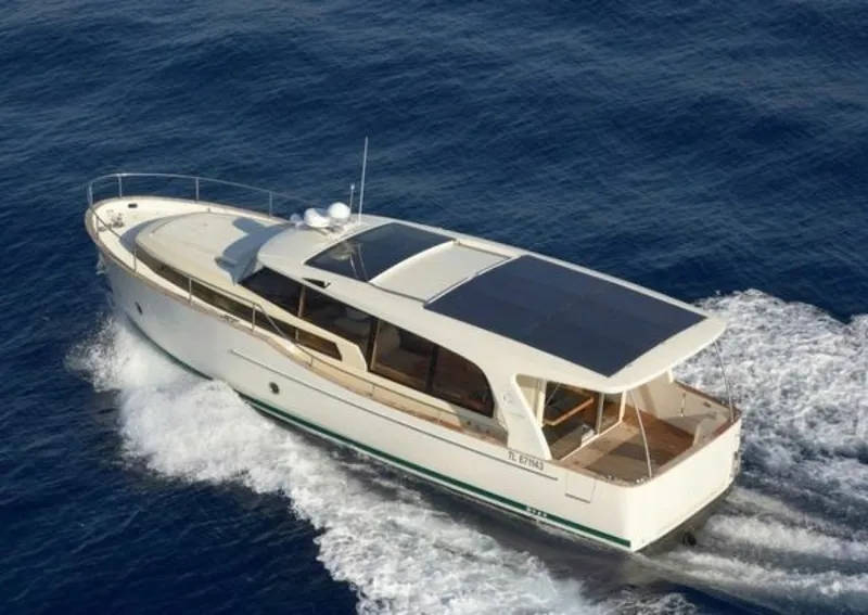 Slide: The Image of Greenline 40 Hybrid 2023 - 6298918