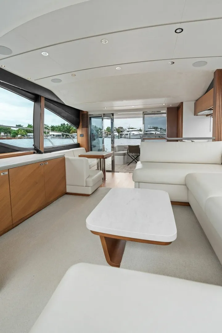 Slide: The Image of Princess S62 Sportbridge 2020 - 6300006