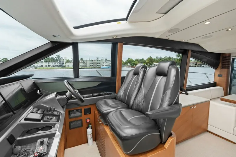 Slide: The Image of Princess S62 Sportbridge 2020 - 6300009