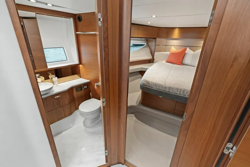 Slide: The Image of Princess S62 Sportbridge 2020 - 6300020