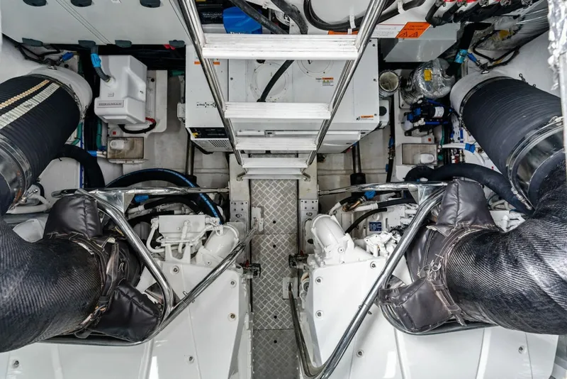 Slide: The Image of Princess S62 Sportbridge 2020 - 6300037