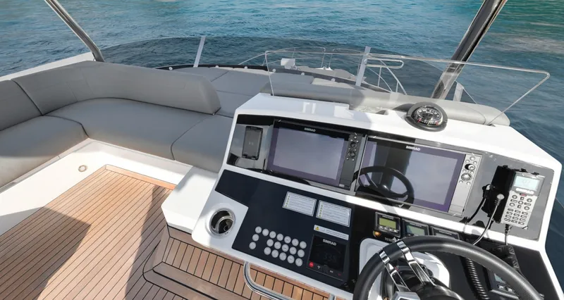 Slide: The Image of Sunseeker 55 Manhattan 2024 - 6300148