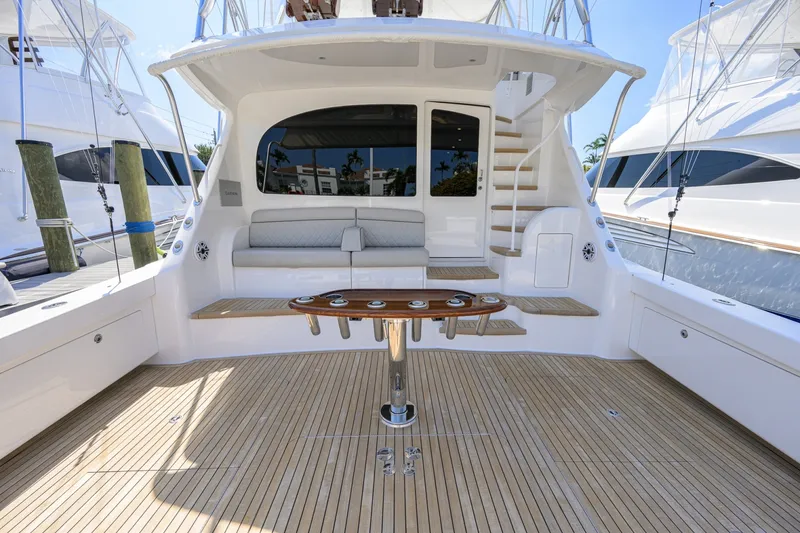 Slide: The Image of 58 Viking - Cockpit 2021 Viking 58 Convertible No Name 58 - 7512443
