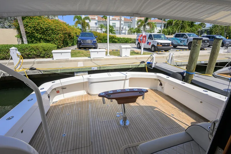 Slide: The Image of 58 Viking - Cockpit 2021 Viking 58 Convertible No Name 58 - 7512441
