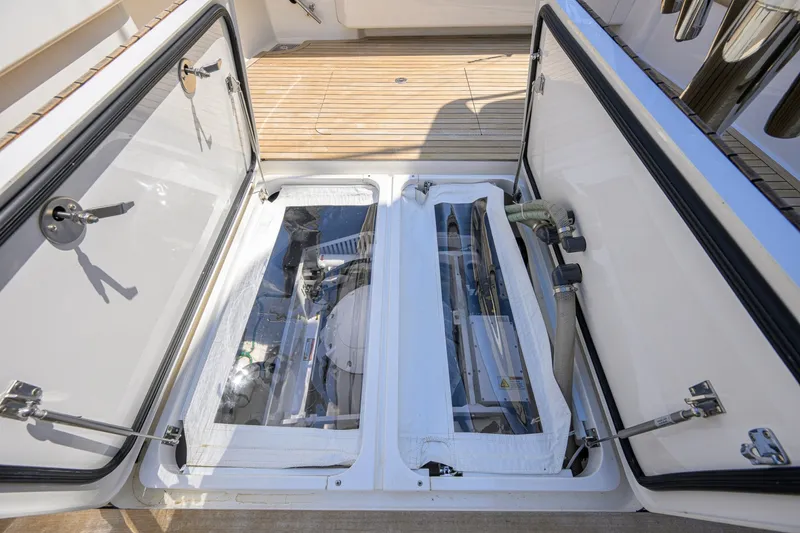 Slide: The Image of 58 Viking - Cockpit 2021 Viking 58 Convertible No Name 58 - 7512446