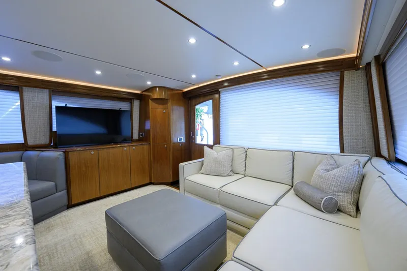 Slide: The Image of 58 Viking - Salon 2021 Viking 58 Convertible No Name 58 - 7512372