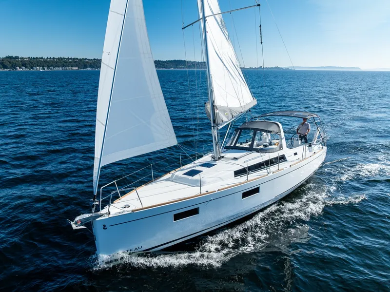 Slide: The Image of Beneteau Oceanis 38.1 2021 - 6304983