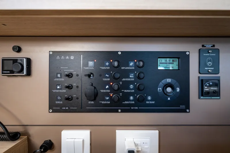 Slide: The Image of Beneteau Oceanis 38.1 2021 - 6305003