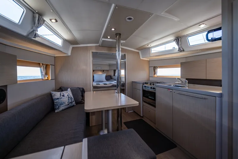 Slide: The Image of Beneteau Oceanis 38.1 2021 - 6305010