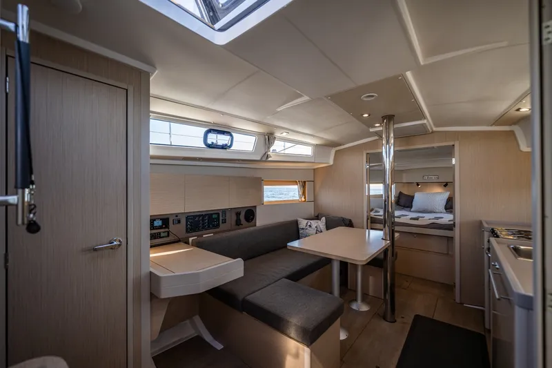 Slide: The Image of Beneteau Oceanis 38.1 2021 - 6305011