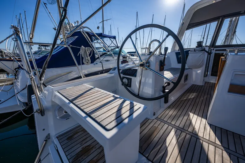 Slide: The Image of Beneteau Oceanis 38.1 2021 - 6305023