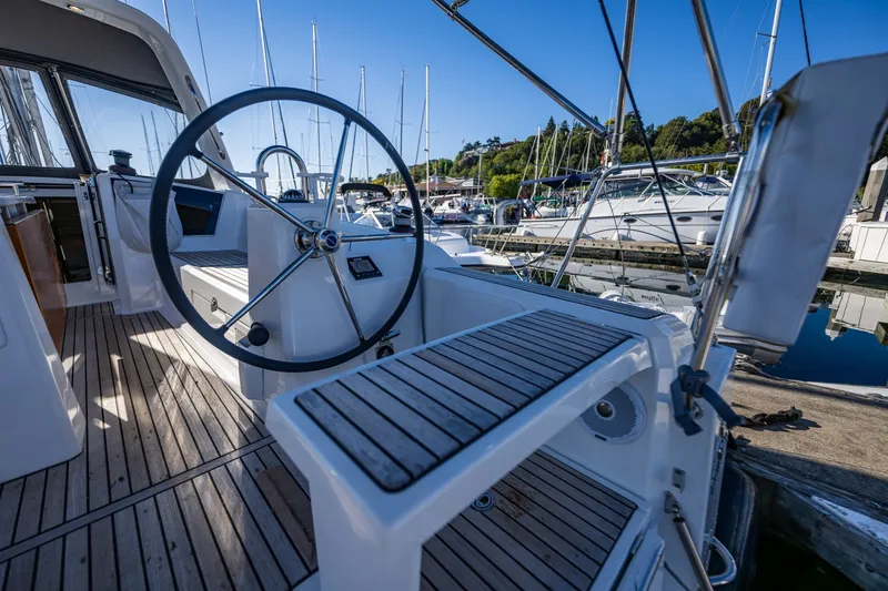 Slide: The Image of Beneteau Oceanis 38.1 2021 - 6305024