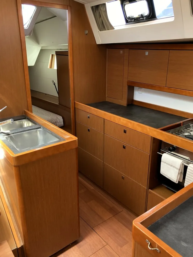 Slide: The Image of Beneteau Oceanis 48 2018 - 6518023