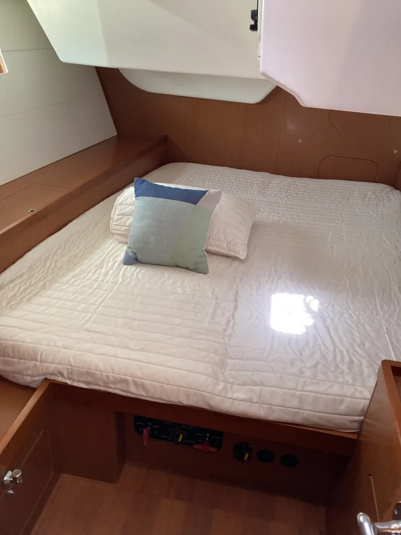 Slide: The Image of Beneteau Oceanis 48 2018 - 6518044