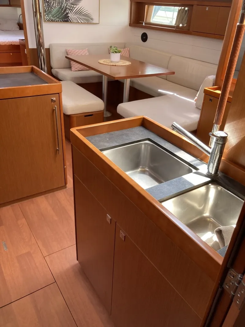 Slide: The Image of Beneteau Oceanis 48 2018 - 6518029