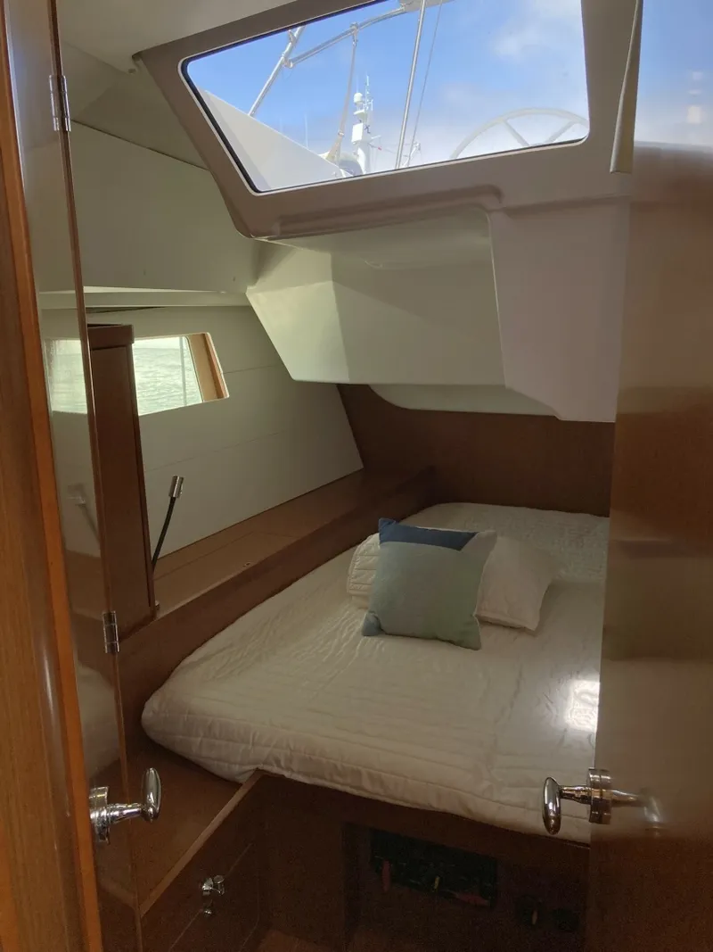 Slide: The Image of Beneteau Oceanis 48 2018 - 6518043