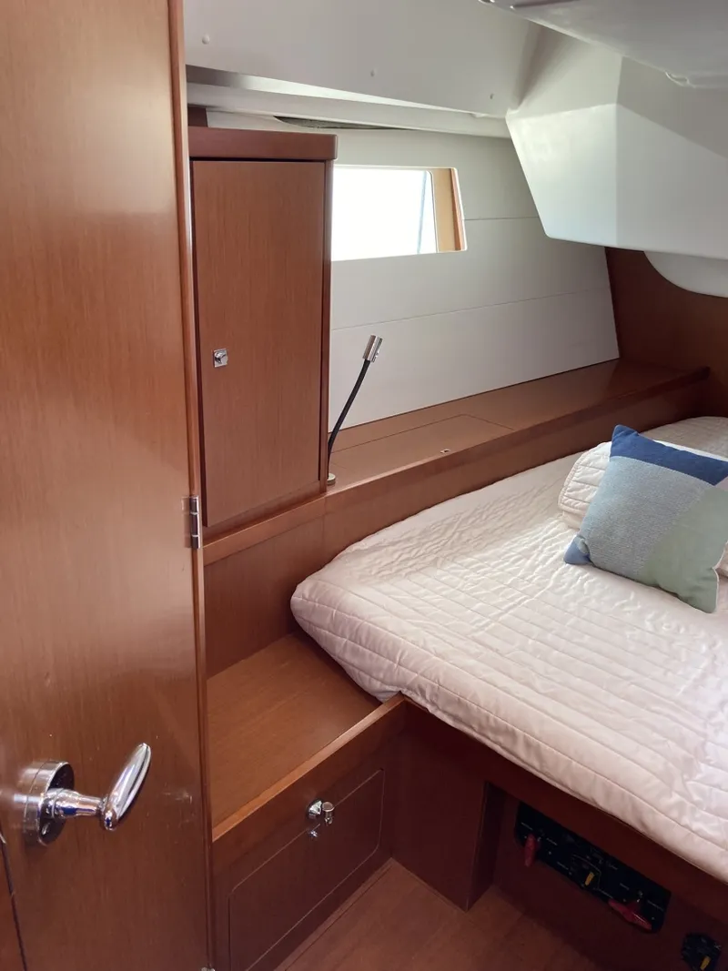 Slide: The Image of Beneteau Oceanis 48 2018 - 6518045