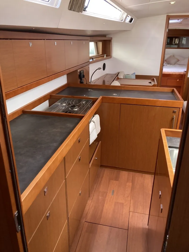 Slide: The Image of Beneteau Oceanis 48 2018 - 6518028