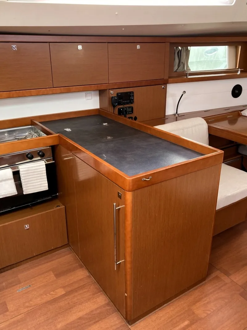 Slide: The Image of Beneteau Oceanis 48 2018 - 6518026