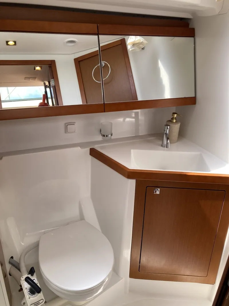 Slide: The Image of Beneteau Oceanis 48 2018 - 6518046