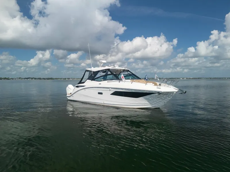 Slide: The Image of Sea Ray 320 Sundancer 2025 - 7649537