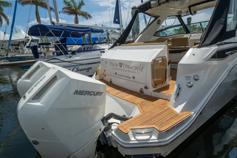 Slide: The Image of Sea Ray 320 Sundancer 2025 - 7649511
