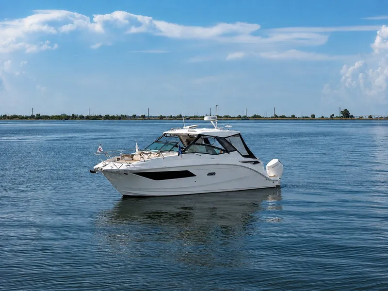 Slide: The Image of Sea Ray 320 Sundancer 2025 - 6520868