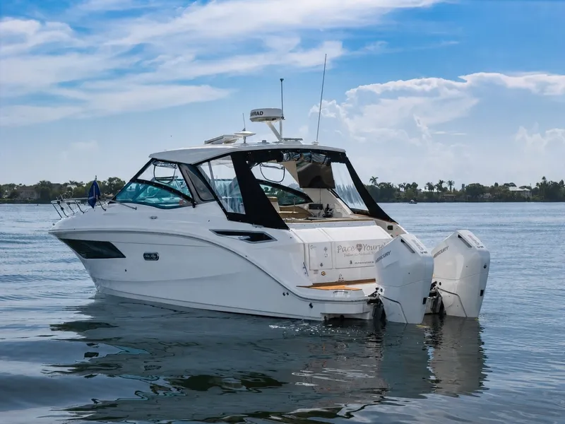 Slide: The Image of Sea Ray 320 Sundancer 2025 - 7649504
