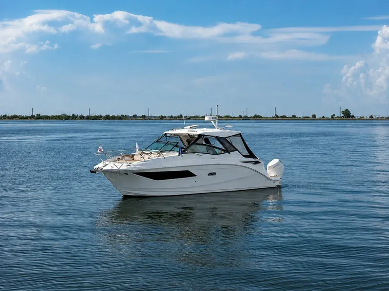 Slide: The Image of Sea Ray 320 Sundancer 2025 - 7649536