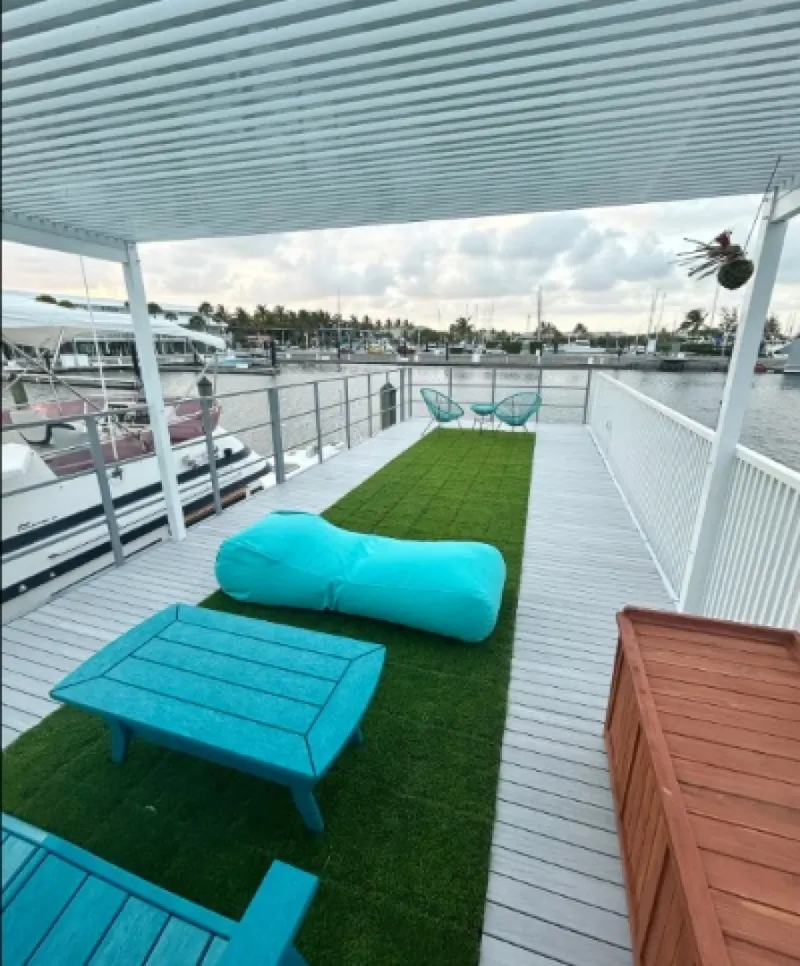 The Image of Houseboat Modern Struktures MS400 2023 - 7681577