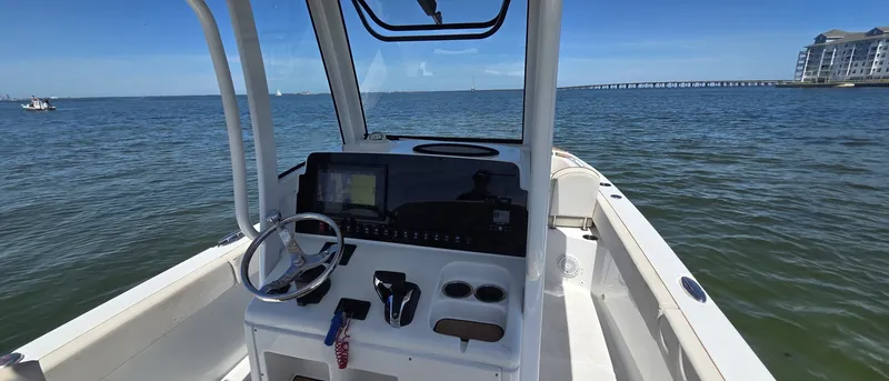 Slide: The Image of Sea Hunt Escape 27 Center Console 2021 - 6302003